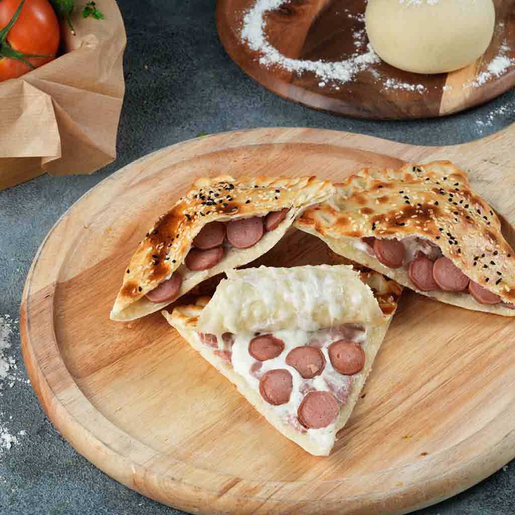 Arayes sausage and cheese