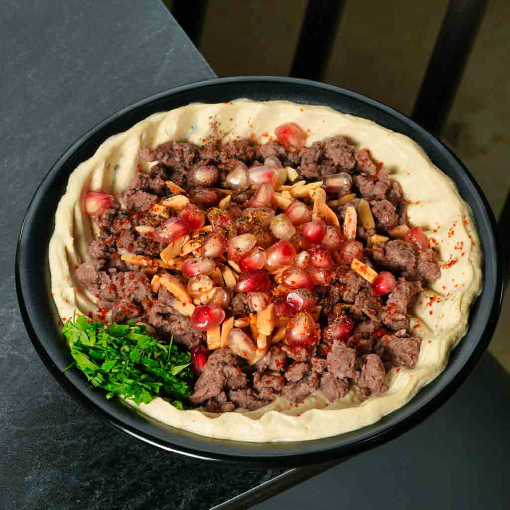 Hummus with meat