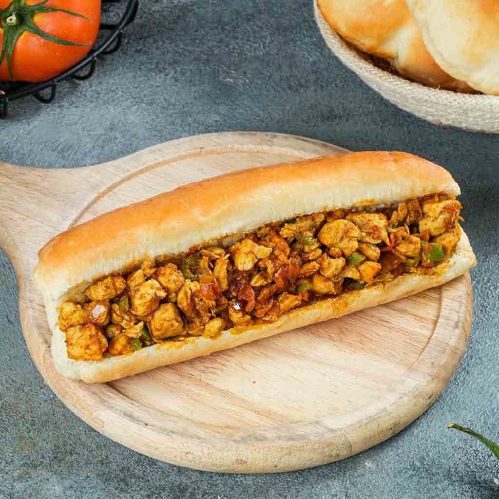 Chicken moqalqal sandwich