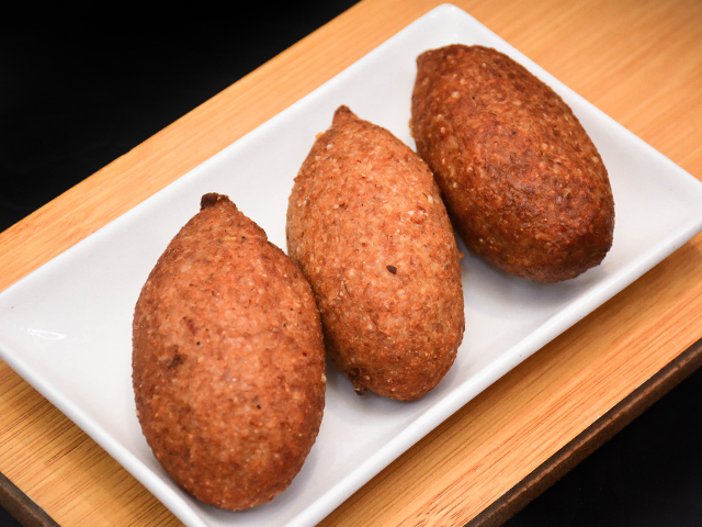 Fried kibbeh plate, 9 pieces