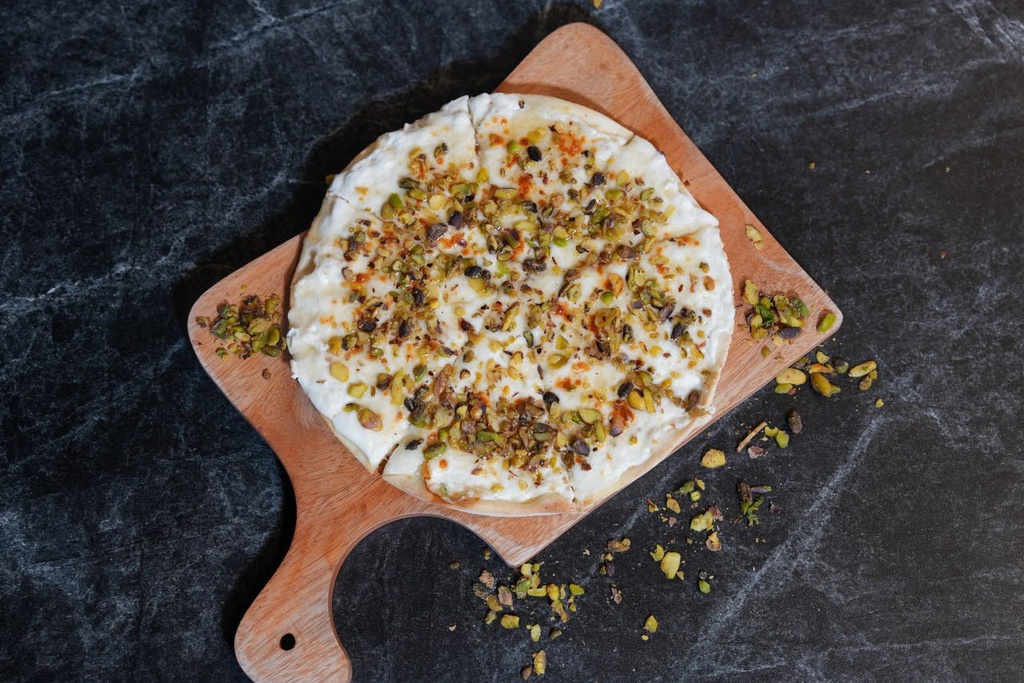 Labneh with nuts