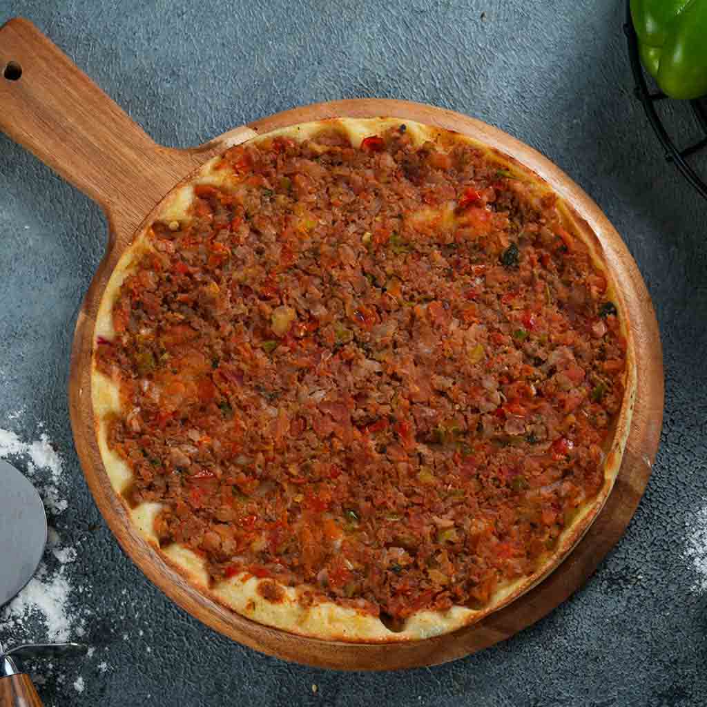 Minced meat Rounded pie with Tomato