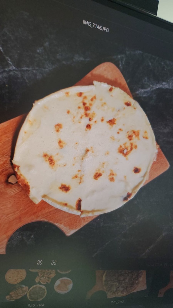 Rounded liquid cheese pie