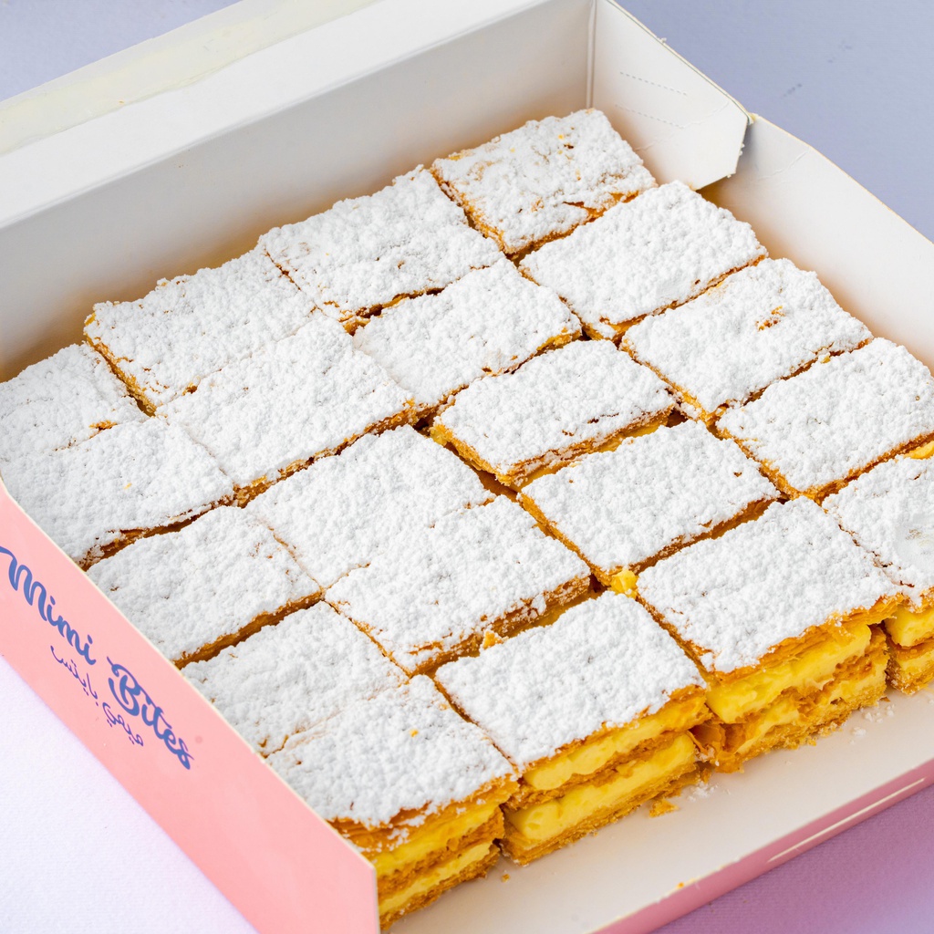 16 pieces of mini mille-feuille
