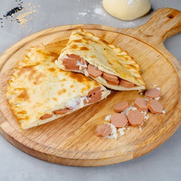 Arayes sausage and cheese