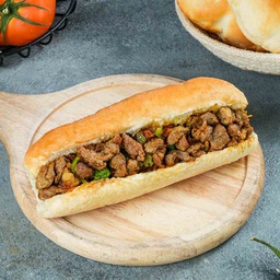 Meat moqalqal sandwich