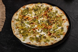 Cream with honey and nuts